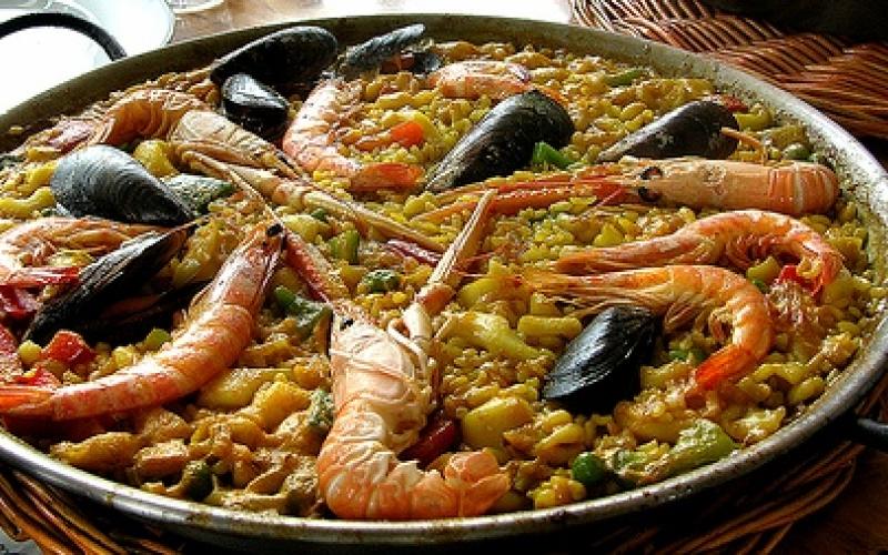 Paella solidaria en la costa y por la “identidad” costeña