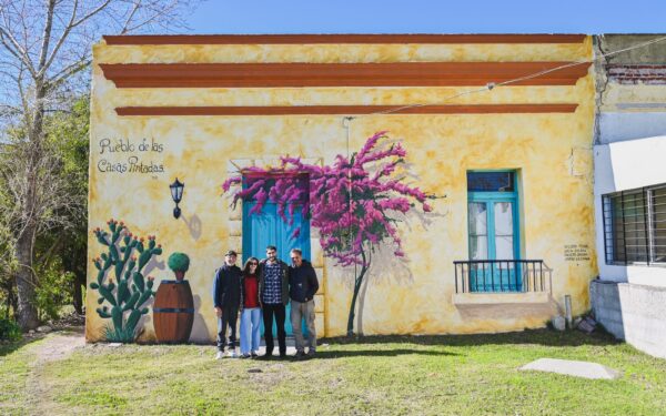 “Pueblo de casas pintadas”desborda de colores a San Ramón