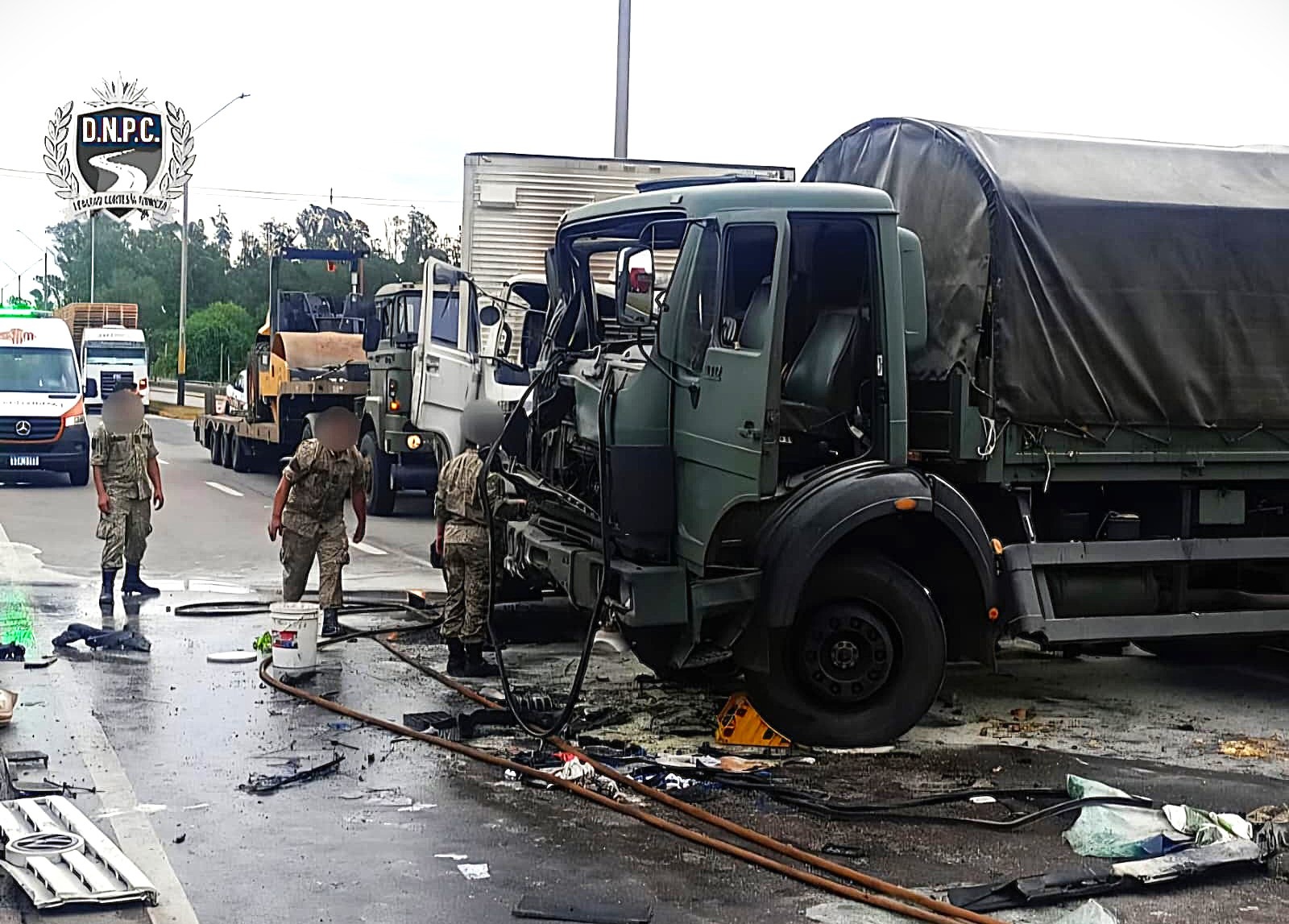 Repartidor con quemaduras graves tras ser impactado por camión de Fuerzas Armadas