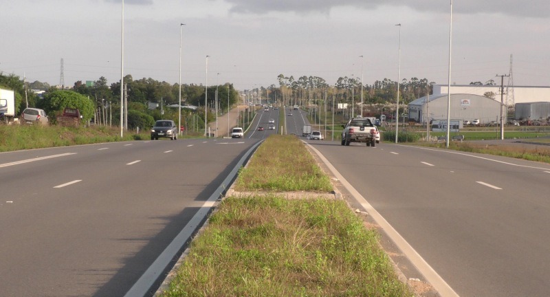 Pavimentación de aeroparque y conexiones a saneamiento, comienzan obras