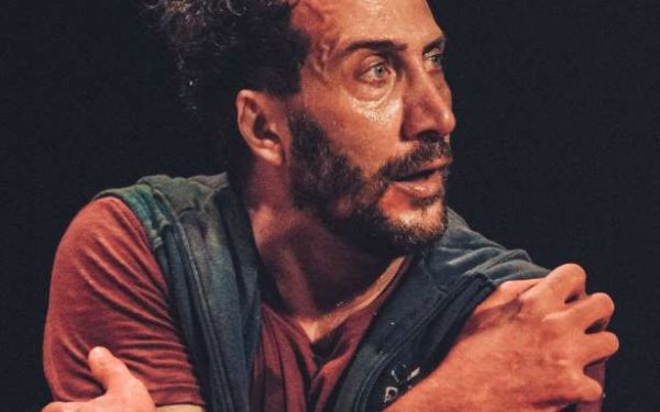 “Muerde” llega al Politeama de Canelones, entrevista a Luciano Cáceres
